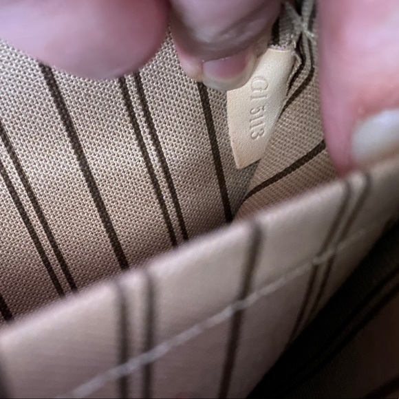 Louis Vuitton Neverfull MM - Picture 16 of 16